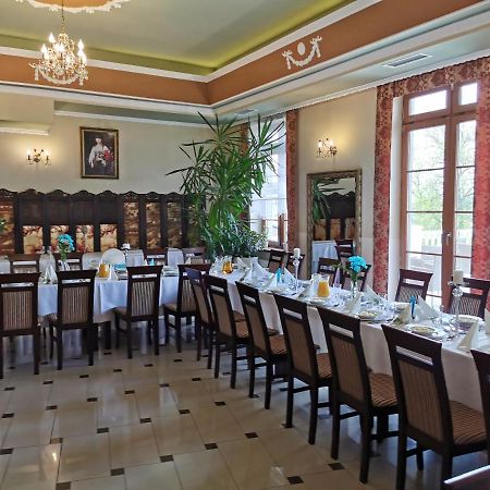 Palac Koronny Noclegi & Wypoczynek Wodzislaw Экстерьер фото